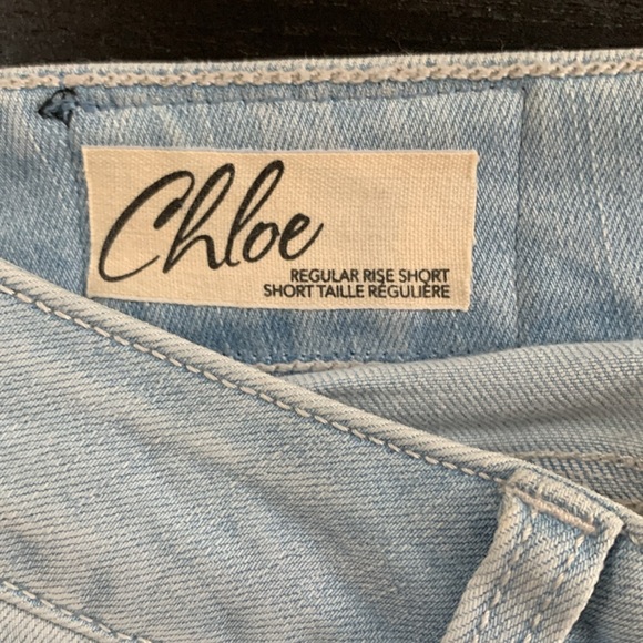 NWOT FOXY JEANS LIGHT WASH MID-RISE JEAN SHORTS - Picture 5 of 5